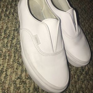White slip on Vans